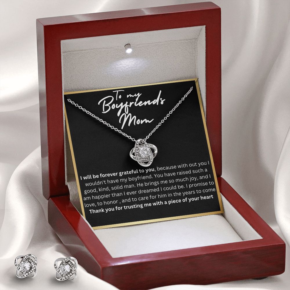BF Mom Love Knot Necklace Black
